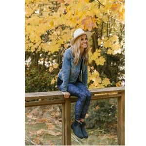 Meet your Posher, Jules